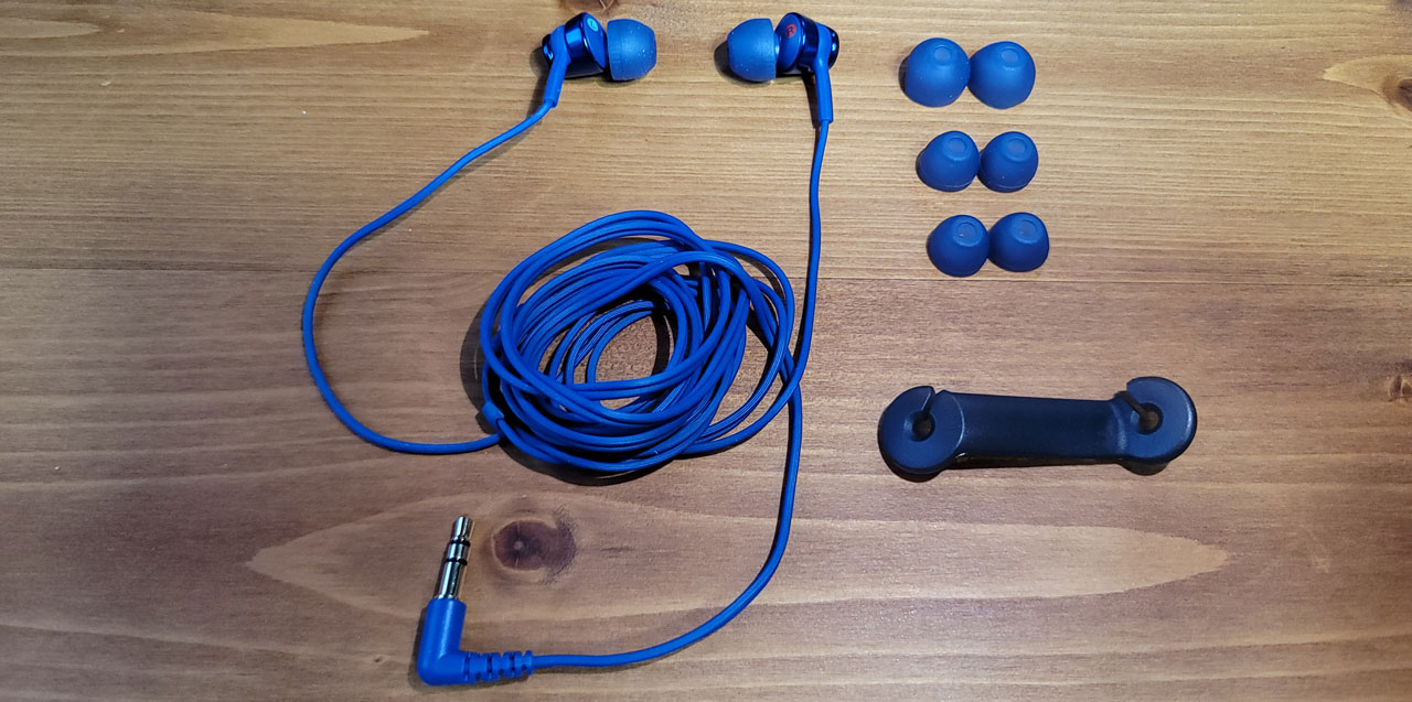 SONY MDR-EX155本体と付属品