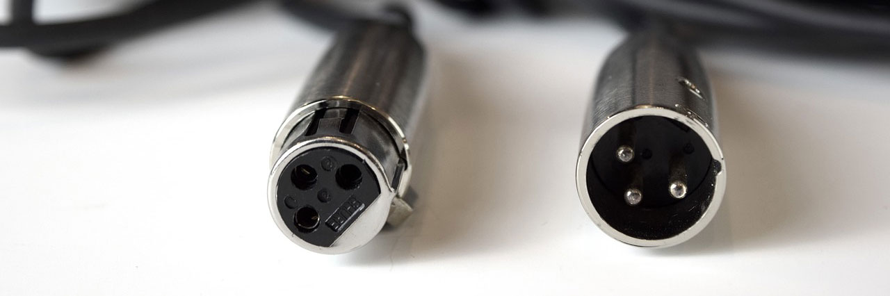 XLR端子